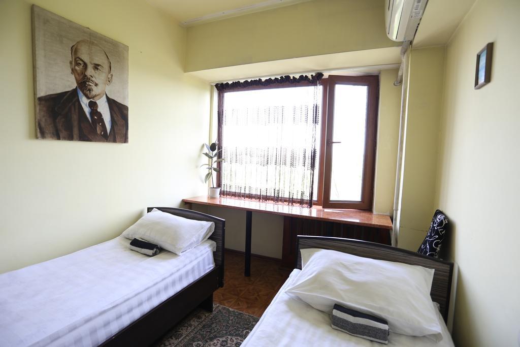Ussr Hostel Bishkek Ruang foto